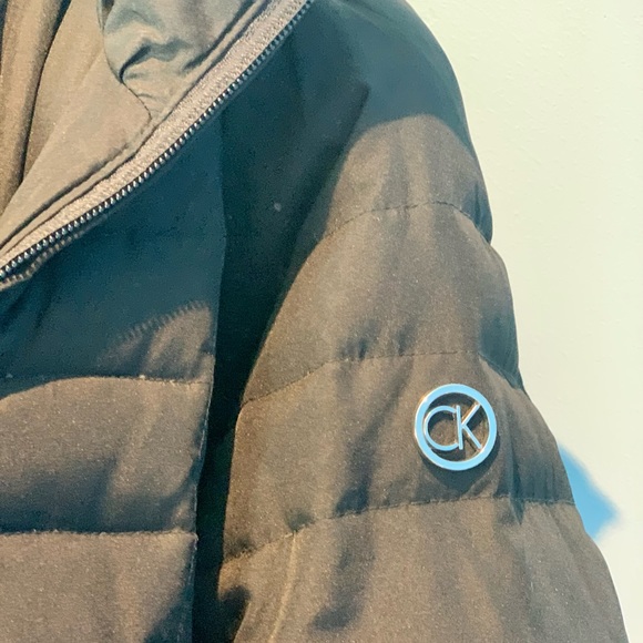 Women’s Black Calvin Klein Winter Jacket size Large - classic style and comfort - Picture 4 of 5